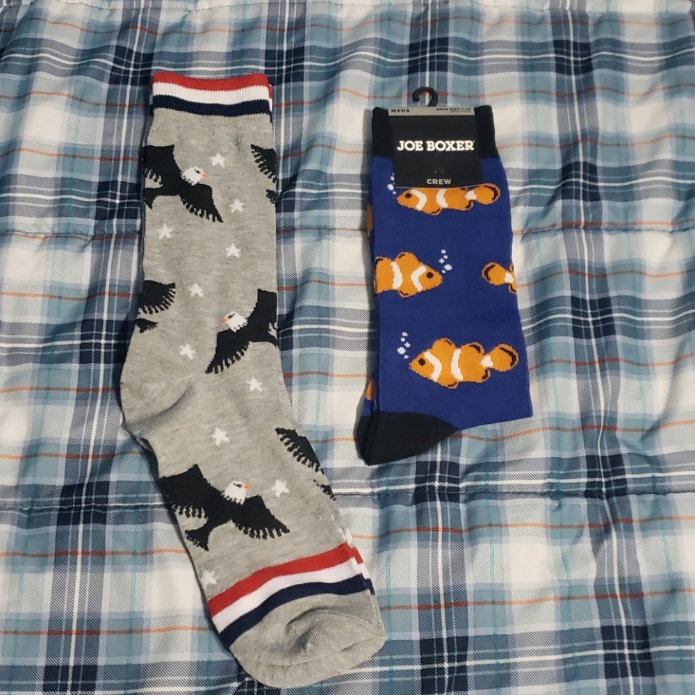 2 pair Mens novelty crew socks gifts NWT JOE BOXER
